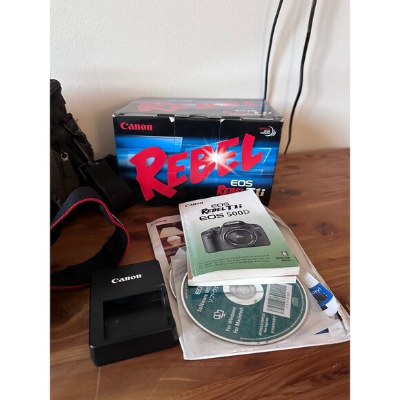 Canon EOS 500D Rebel T1i DSLR Kit - Picture 11 of 12